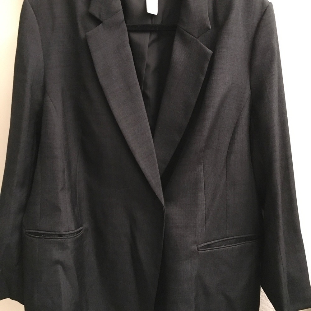 H&M Women's Black Tailored Blazer
